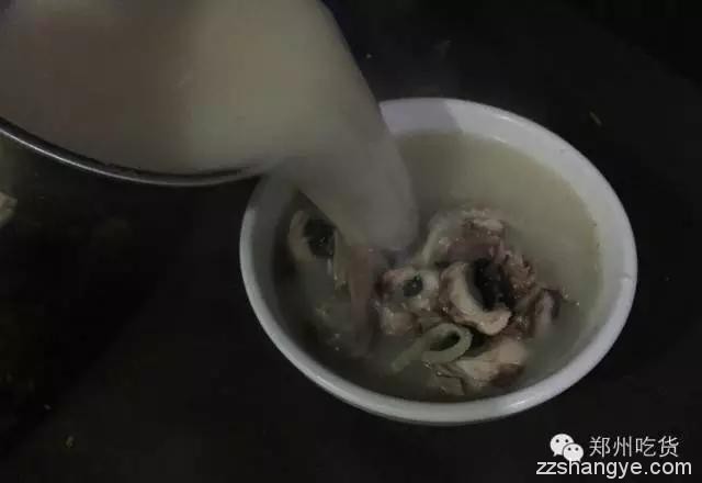 盘点那些在郑州岁月中不可磨灭的美食：西中和路老李记羊肉汤