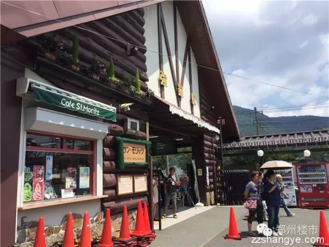 用200张图片堆砌出这篇日本最大奥特莱斯-箱根店的探盘稿件