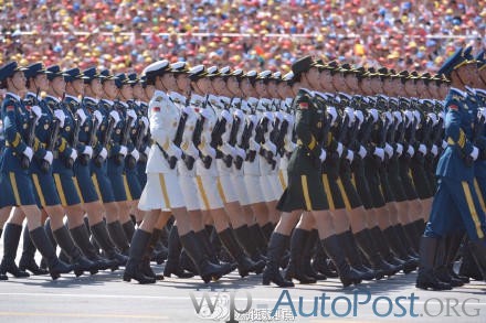 郑州大学万名新生纪念抗战胜利70周年