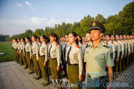 郑州大学万名新生纪念抗战胜利70周年