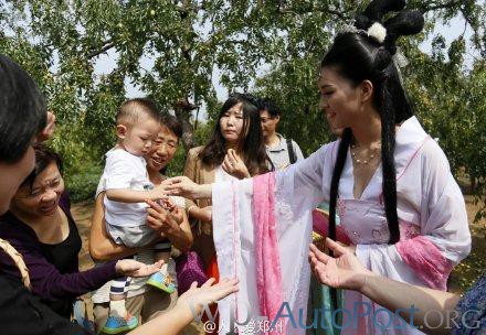 嫦娥下凡来郑州了！和后羿等重仙约会红枣园