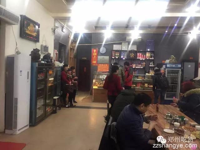 粉丝探店：郑州吃货资深老粉，带你身临人声鼎沸的四厂烩面