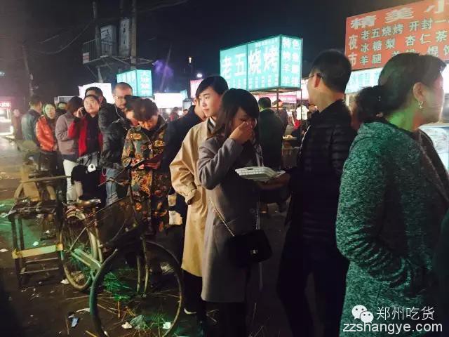 郑州吃货|美食保卫战，汝河路夜市逛吃全纪录！