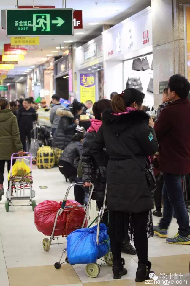 浮生一日：郑州火车站服批商圈从业人员的一天