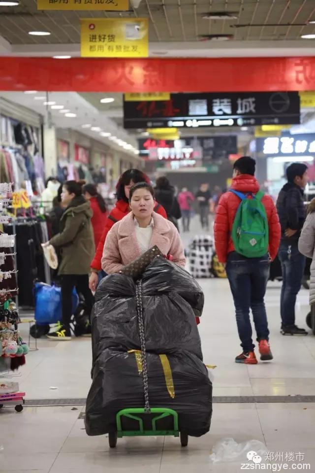 浮生一日：郑州火车站服批商圈从业人员的一天