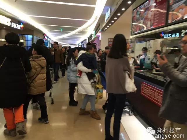 大卫城人气完爆万象城，美食的魅力到底有多大？