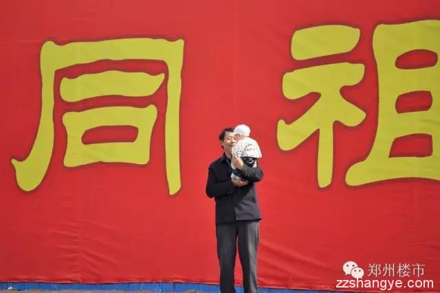 小城大典前夕：喧嚣里的那一抹宁静