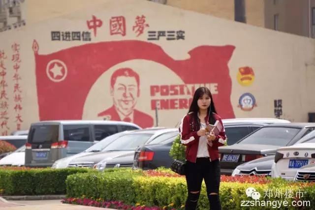 小城大典前夕：喧嚣里的那一抹宁静